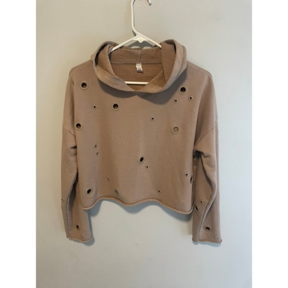 Alo Yoga Glimpse Hoodie Tan Cropped Grommet Cutout Sweatshirt Womens XS - Picture 3 of 9